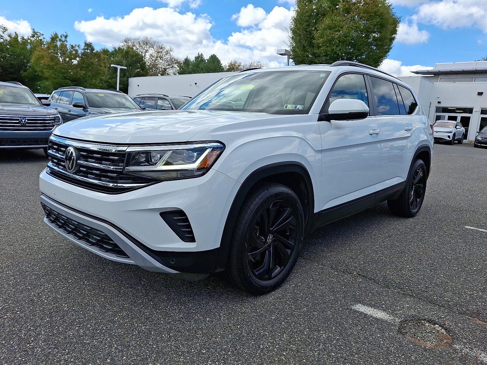 2022 Volkswagen Atlas V6 SE Technology photo 2