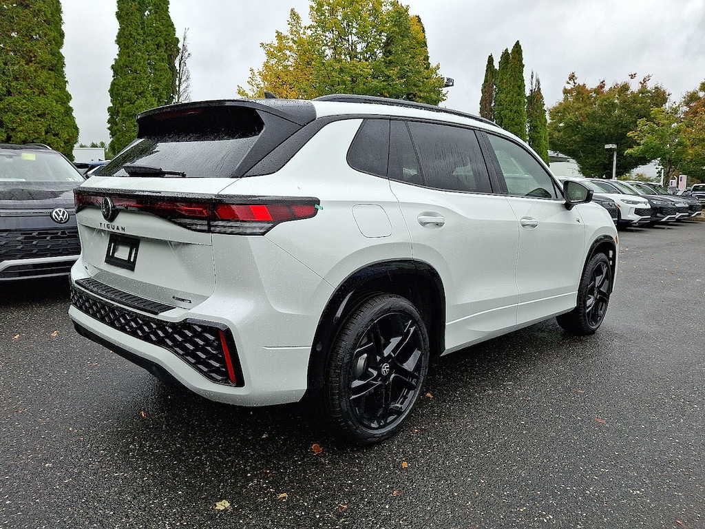 New 2025 Volkswagen Tiguan 2.0T SE R-Line Black SUV