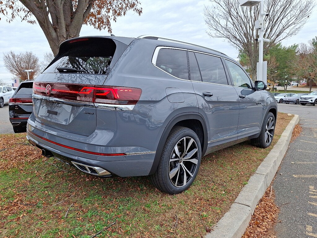 New 2026 Volkswagen Atlas 2.0T SEL Premium R-Line SUV