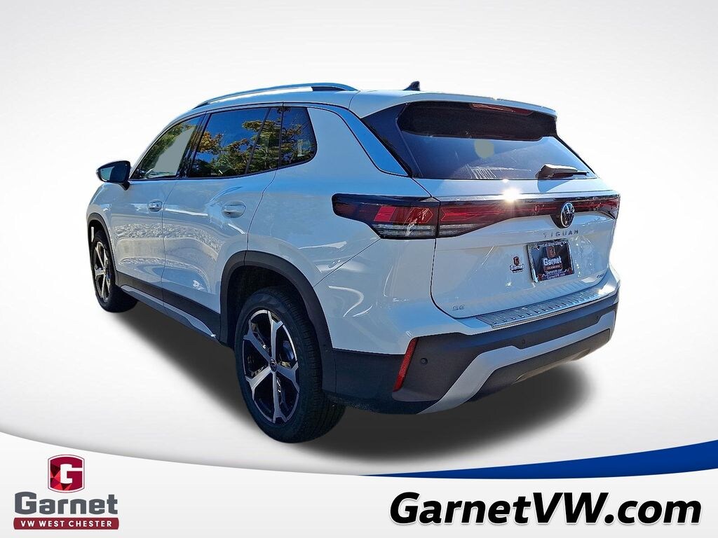 New 2025 Volkswagen Tiguan 2.0T SE SUV