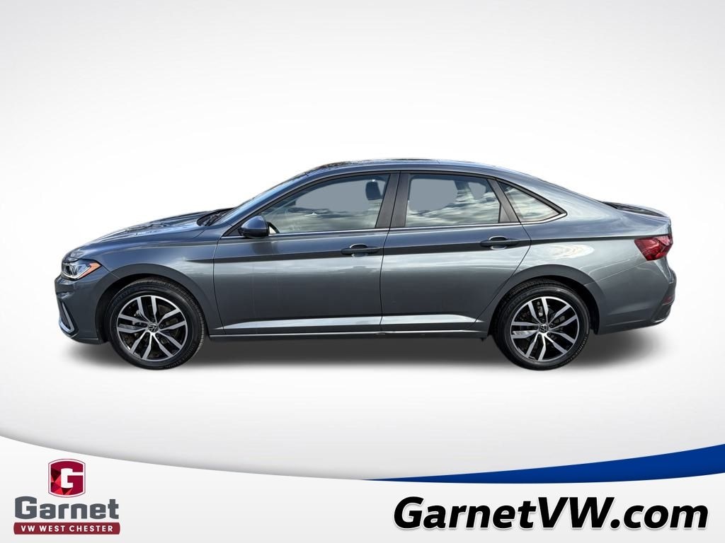Used 2025 Volkswagen Jetta 1.5T SE Sedan