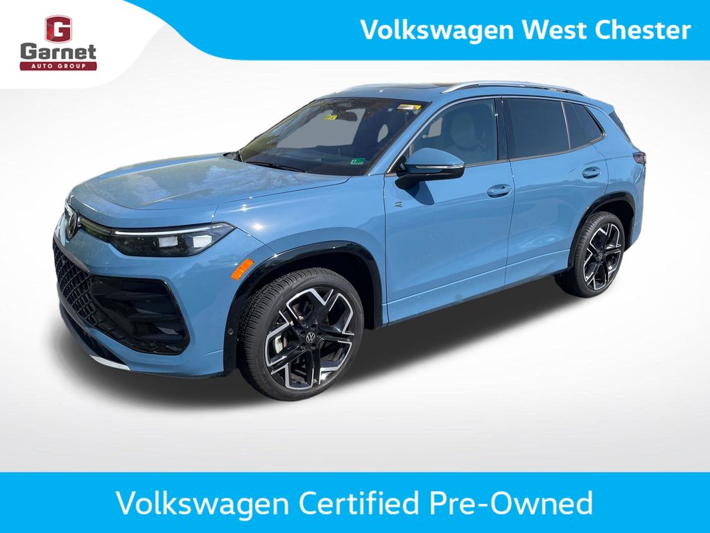 2025 Volkswagen Tiguan 2.0T SEL R-Line 4Motion's photo