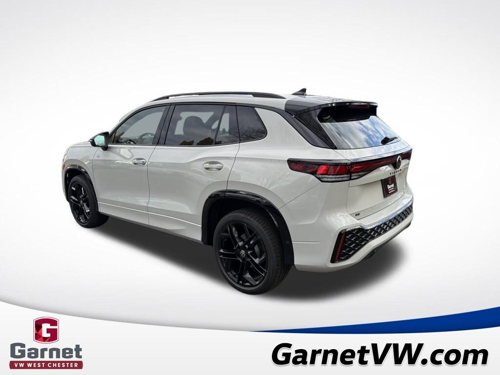 New 2026 Volkswagen Tiguan SE R-Line Black SUV