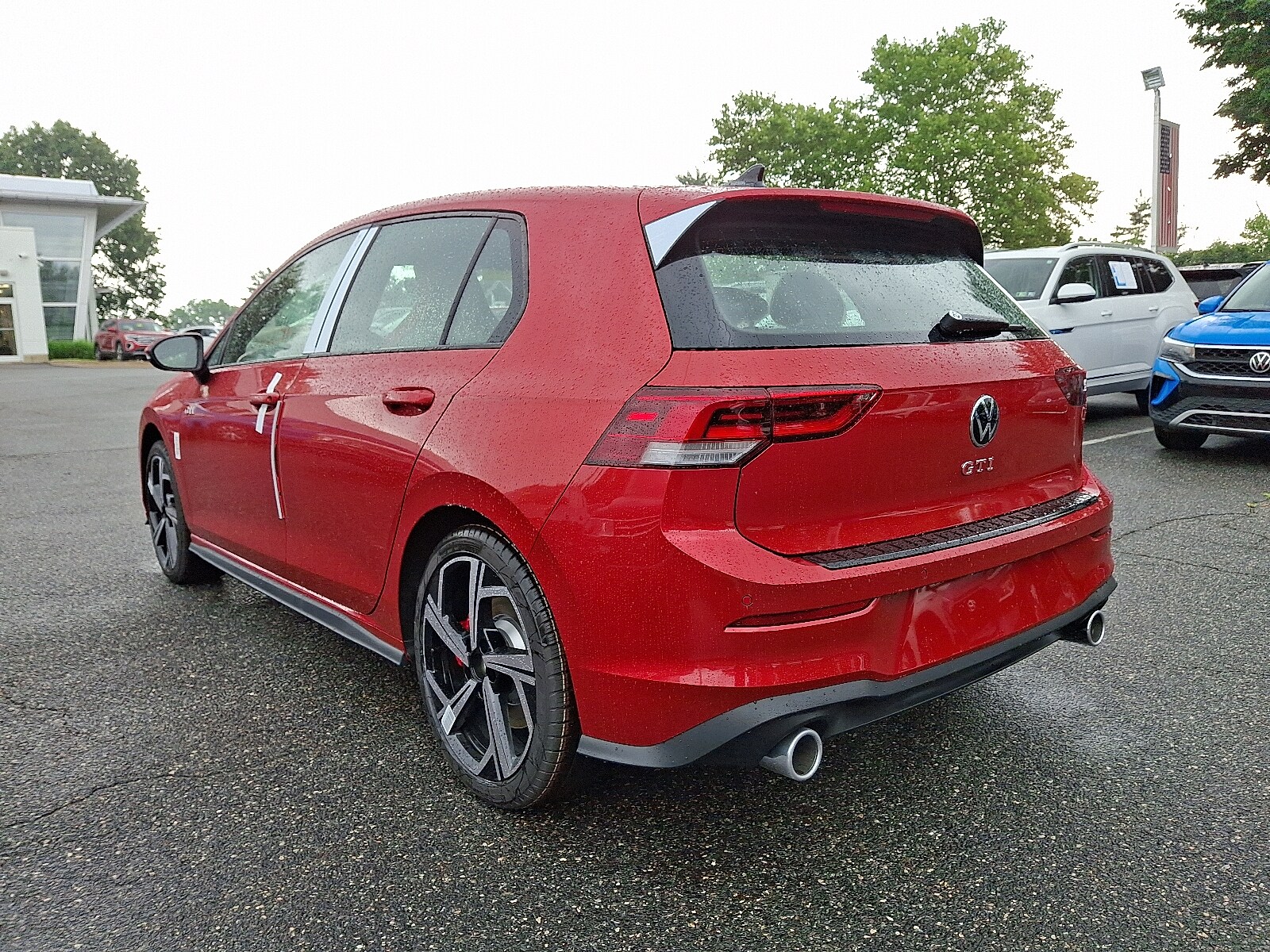 2025 Volkswagen Golf GTI SE photo 3