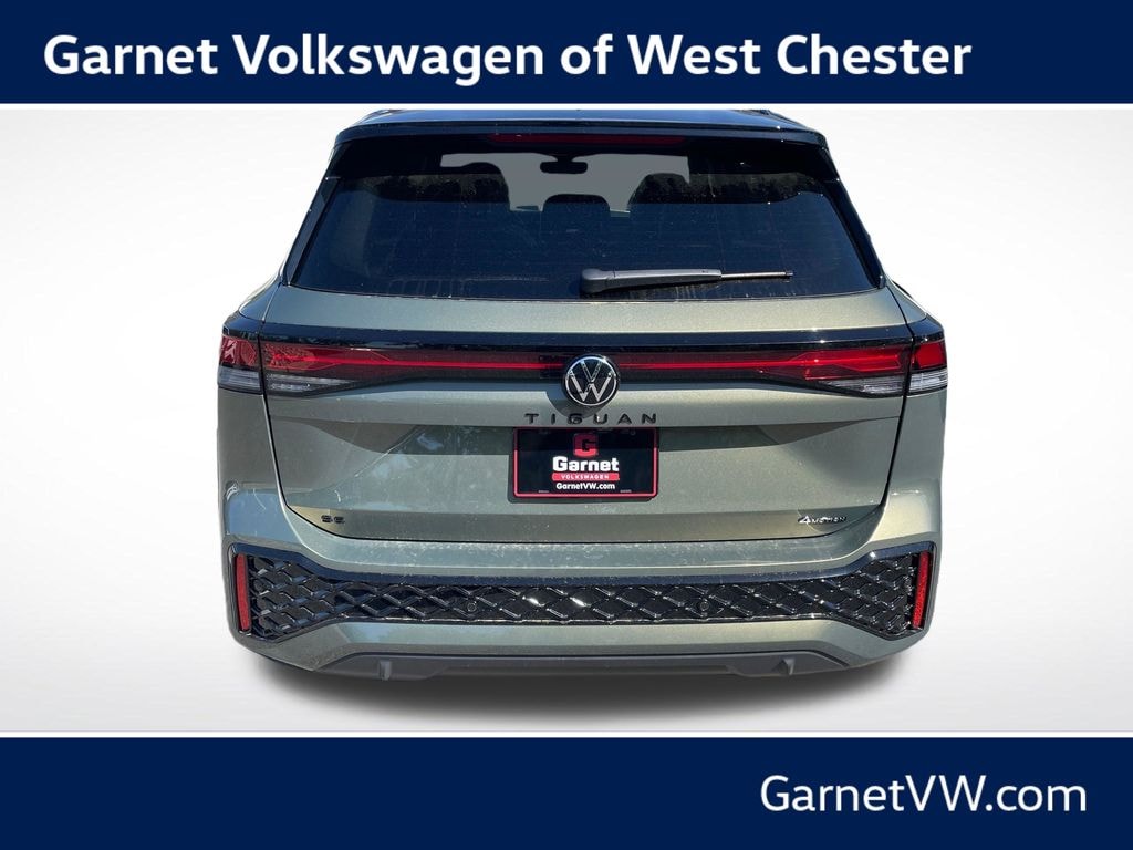 New 2026 Volkswagen Tiguan 2.0T SE R-Line Black SUV