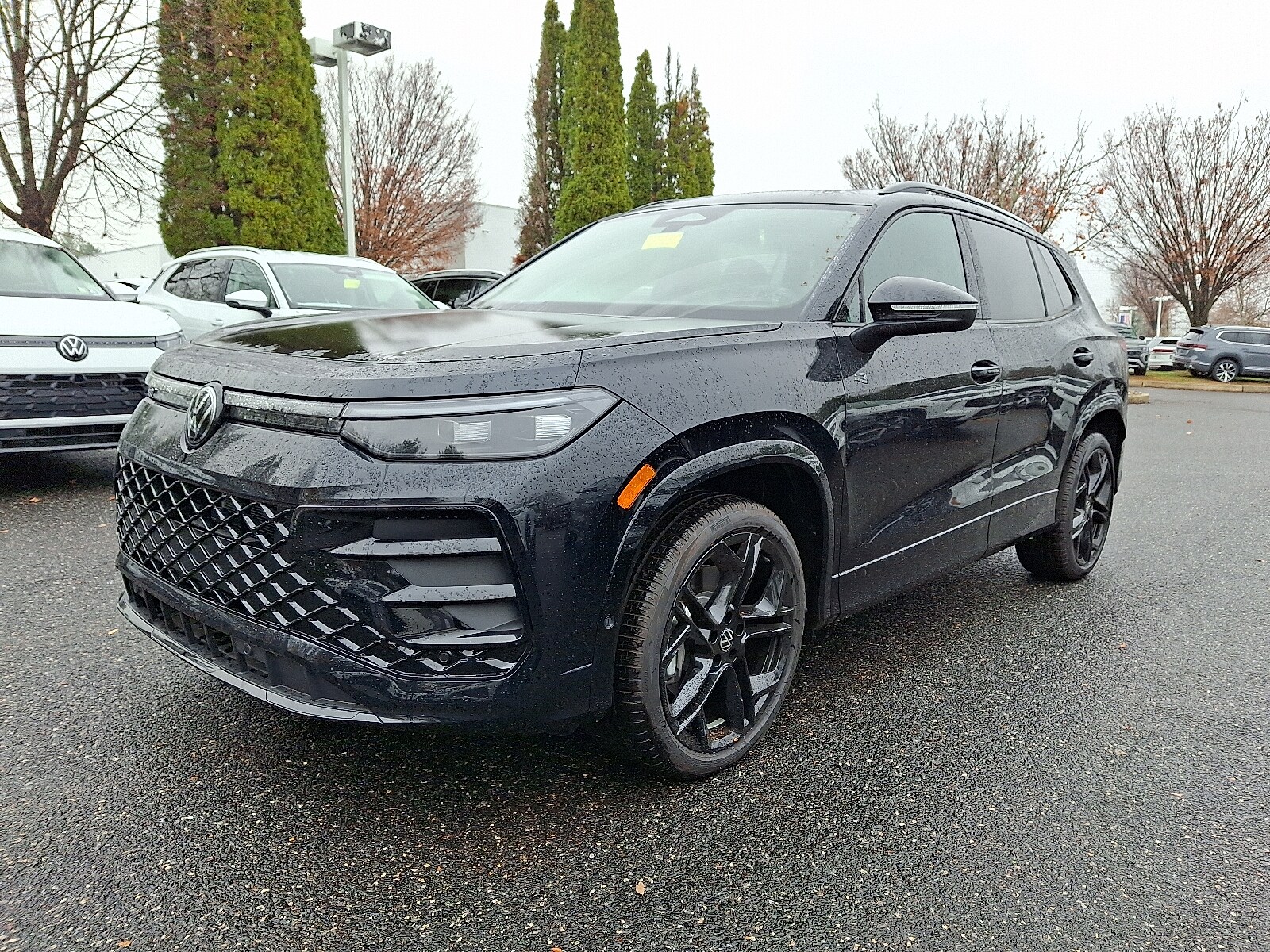 2025 Volkswagen Tiguan SE R-Line Black photo 2