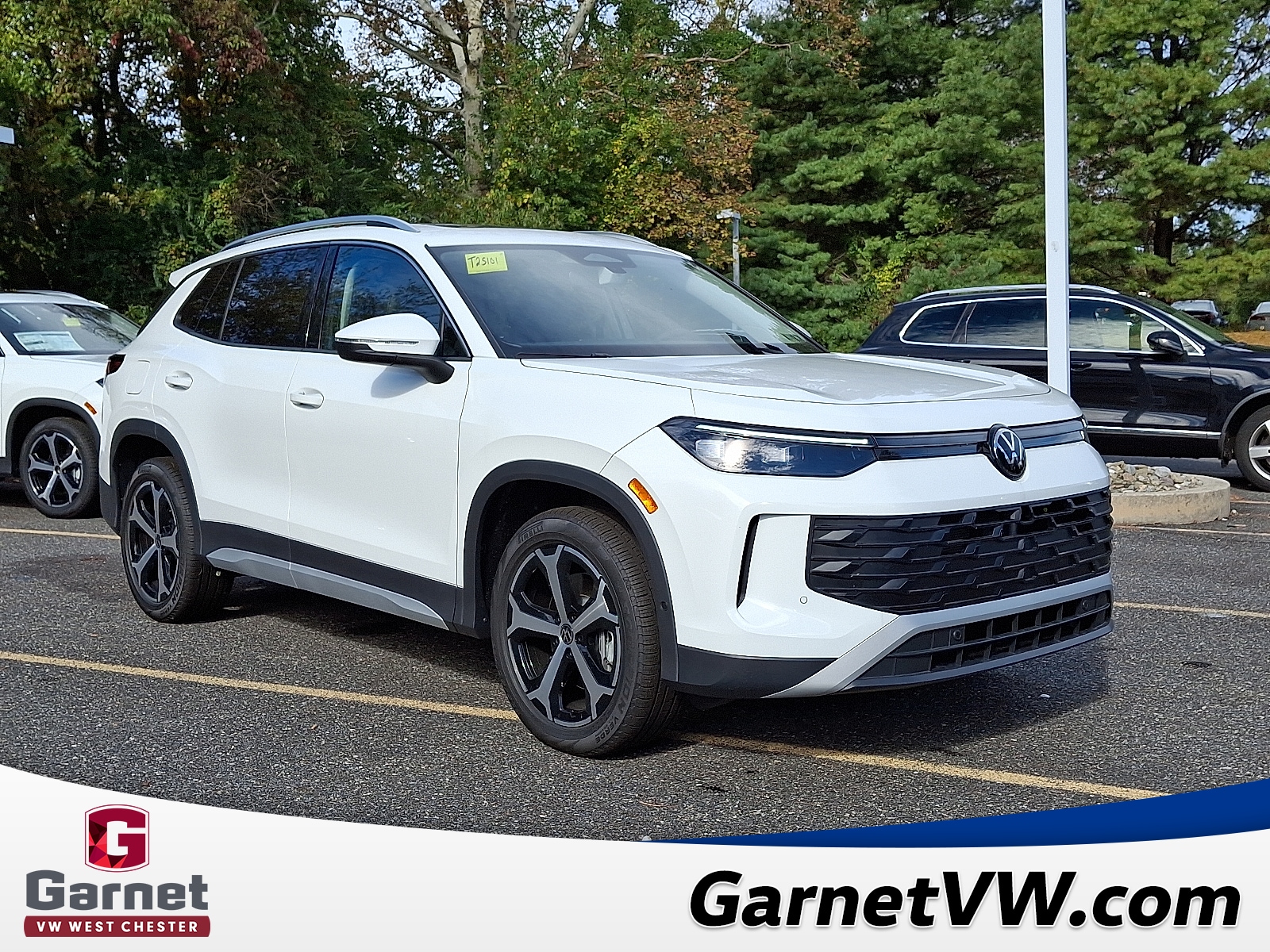 2025 Volkswagen Tiguan SE's photo
