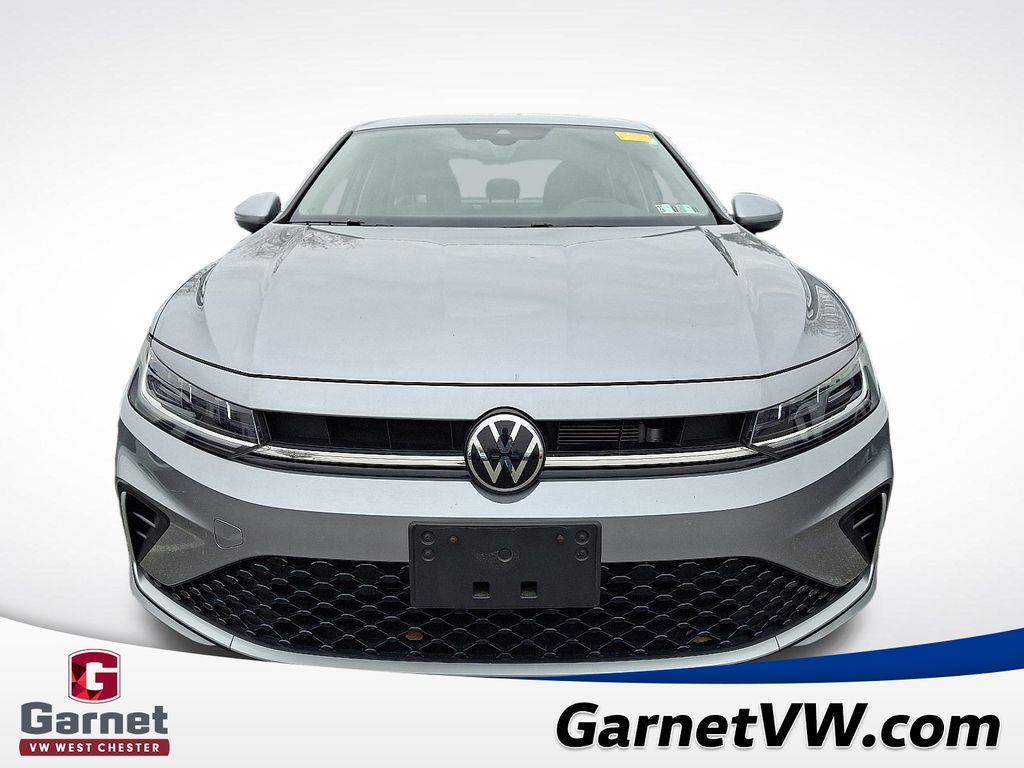 2025 Volkswagen Jetta 1.5T S photo 2