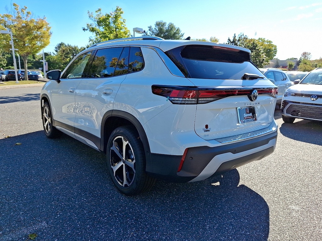 New 2025 Volkswagen Tiguan 2.0T SE SUV