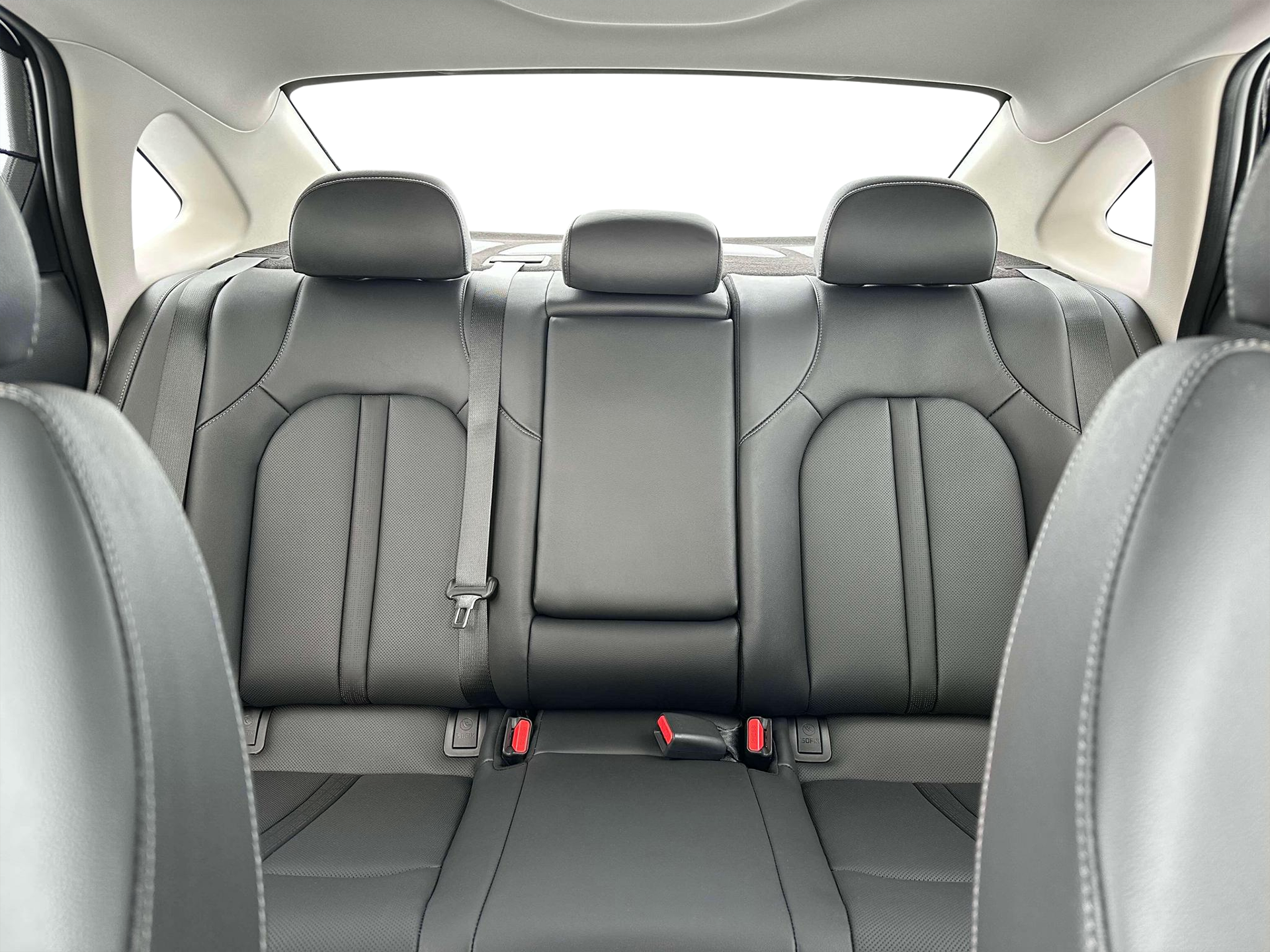 2025 Hyundai Sonata Hybrid Limited - Photo 16