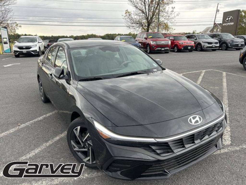 New 2025 Hyundai Elantra SEL Sport Sedan