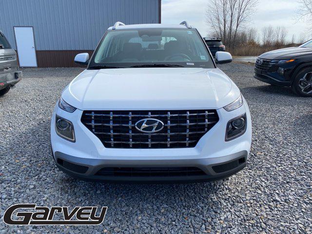 2025 Hyundai Venue SEL photo 2