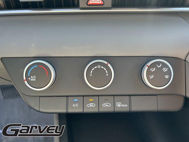 2025 Hyundai Elantra SE - Photo 18