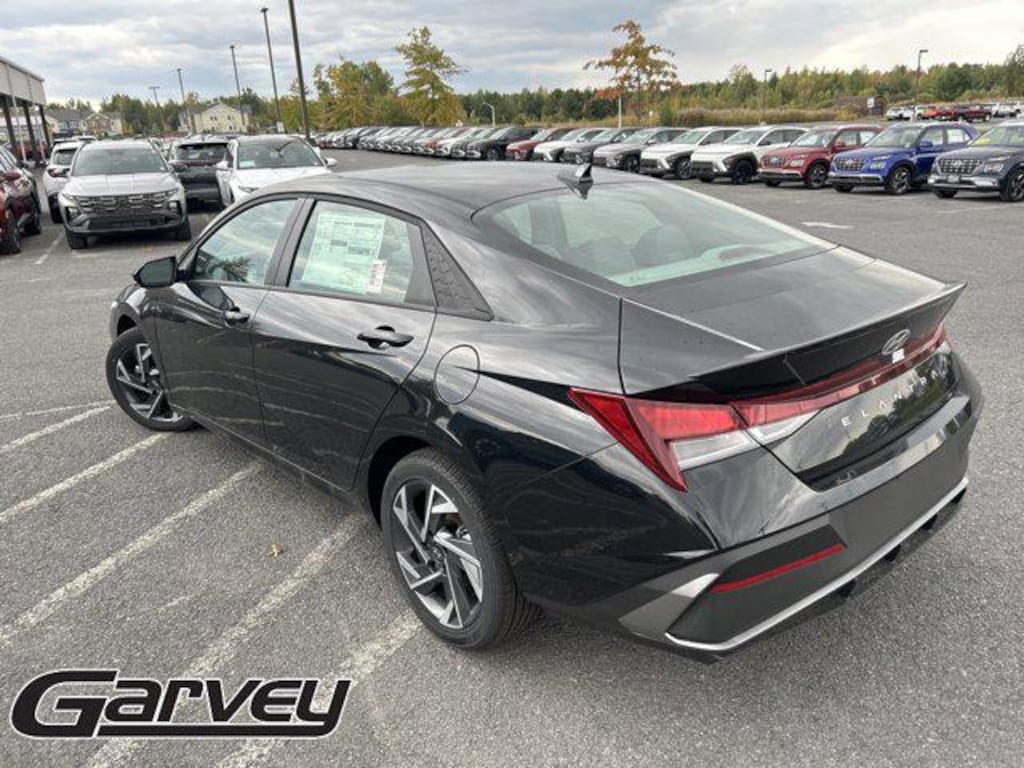 New 2025 Hyundai Elantra SEL Sport Sedan