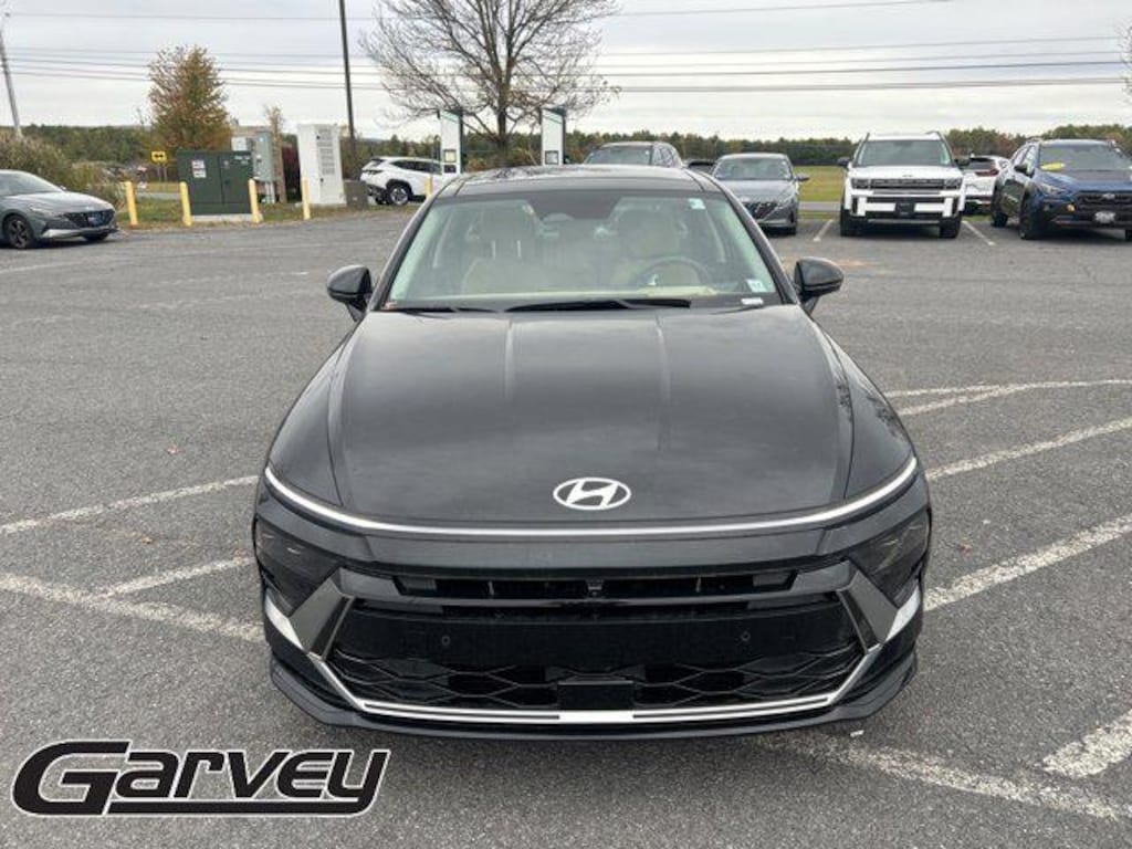 New 2025 Hyundai Sonata Hybrid Limited Sedan