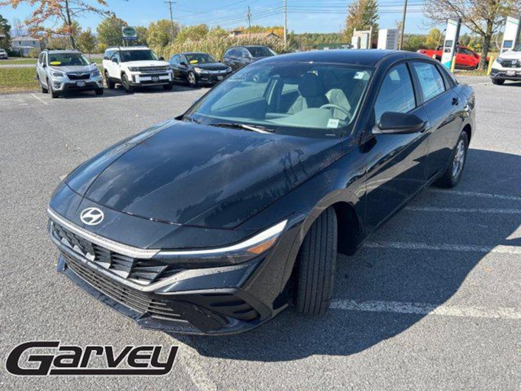 New 2025 Hyundai Elantra SE Sedan
