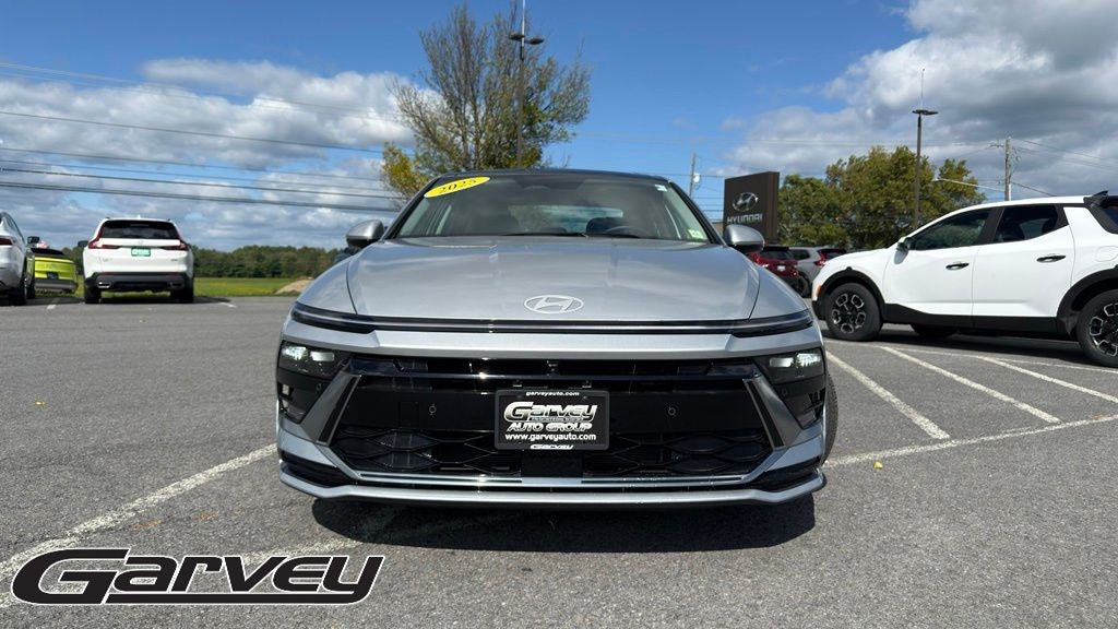 New 2025 Hyundai Sonata Hybrid Limited Sedan