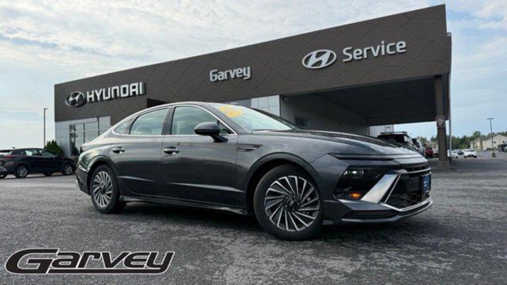 New 2025 Hyundai Sonata Hybrid SEL Sedan