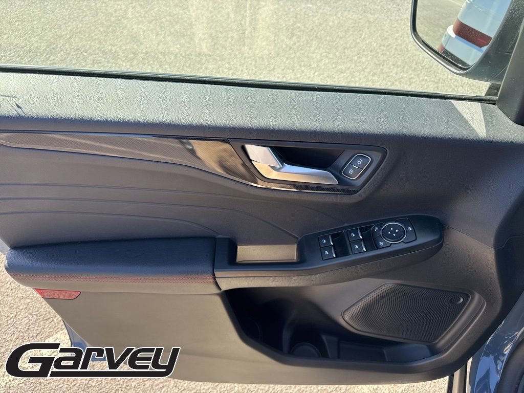 2025 Ford Escape ST-Line - Photo 13