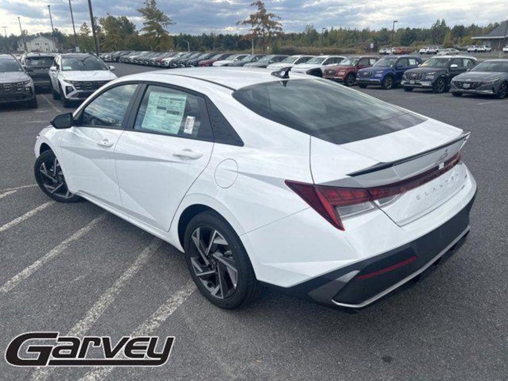 New 2025 Hyundai Elantra Hybrid SEL Sport Sedan