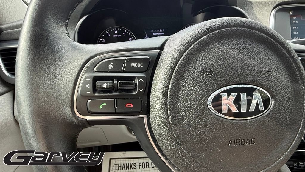2016 Kia Optima EX - Photo 18