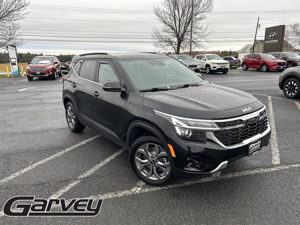 2024 Kia Seltos S's photo
