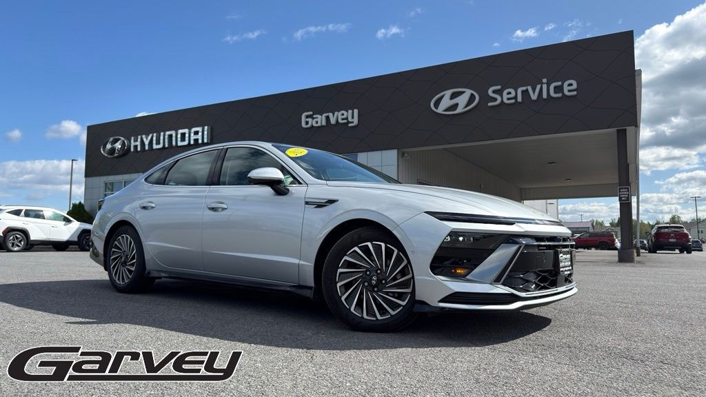 New 2025 Hyundai Sonata Hybrid Limited Sedan