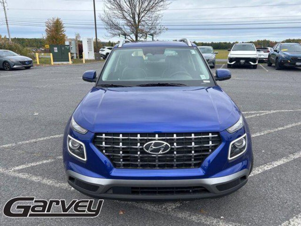 New 2025 Hyundai Venue Limited SUV