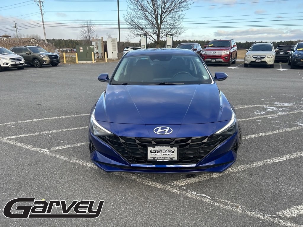 2023 Hyundai Elantra SEL Convenience photo 2