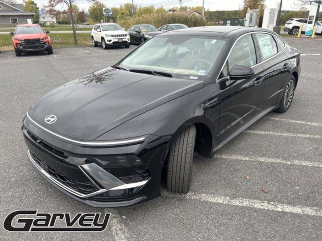 New 2025 Hyundai Sonata Hybrid Limited Sedan