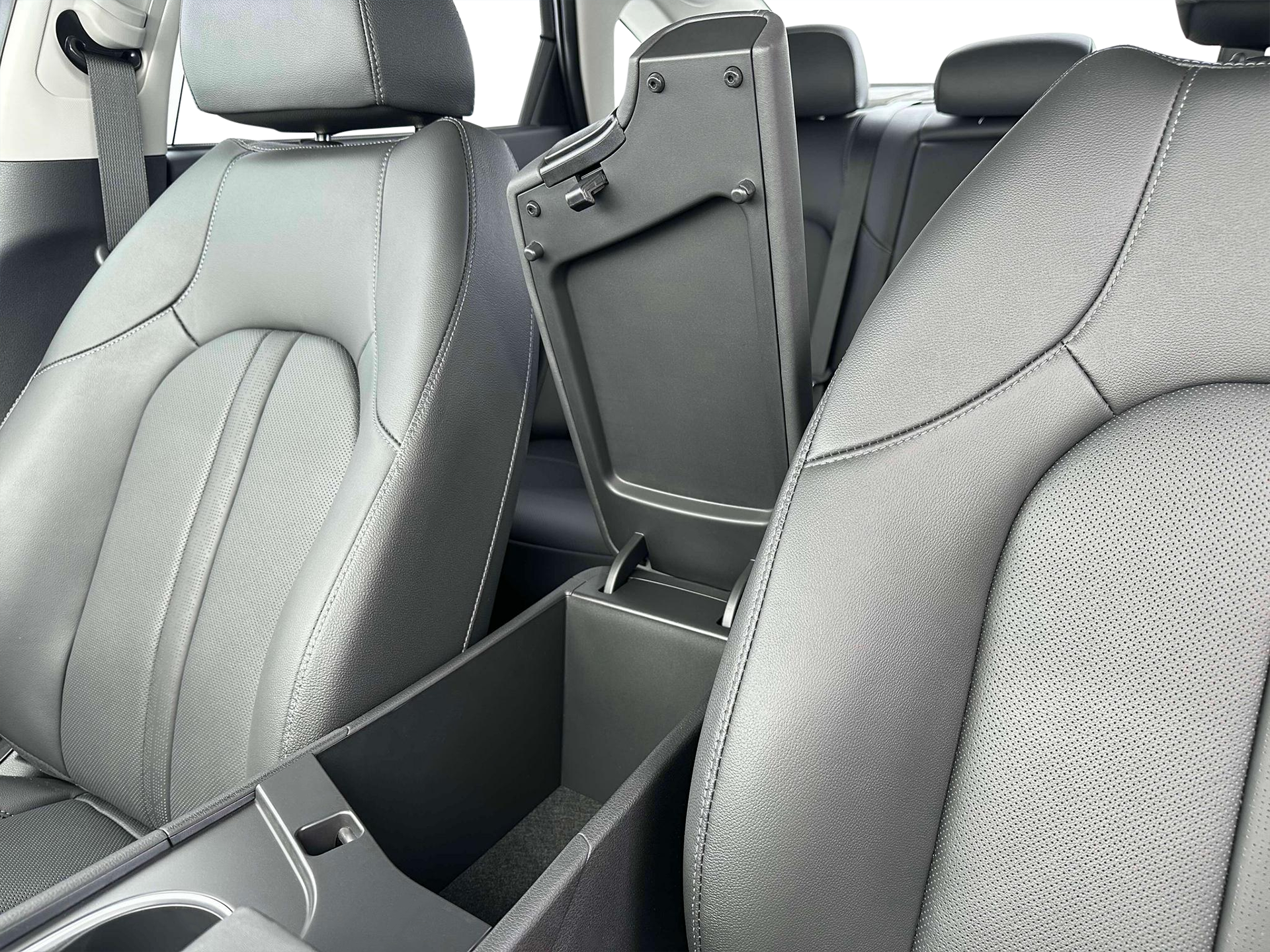 2025 Hyundai Sonata Hybrid Limited - Photo 18