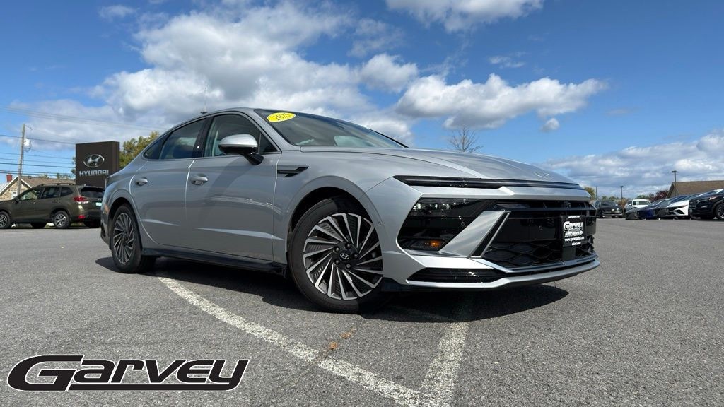 New 2025 Hyundai Sonata Hybrid Limited Sedan