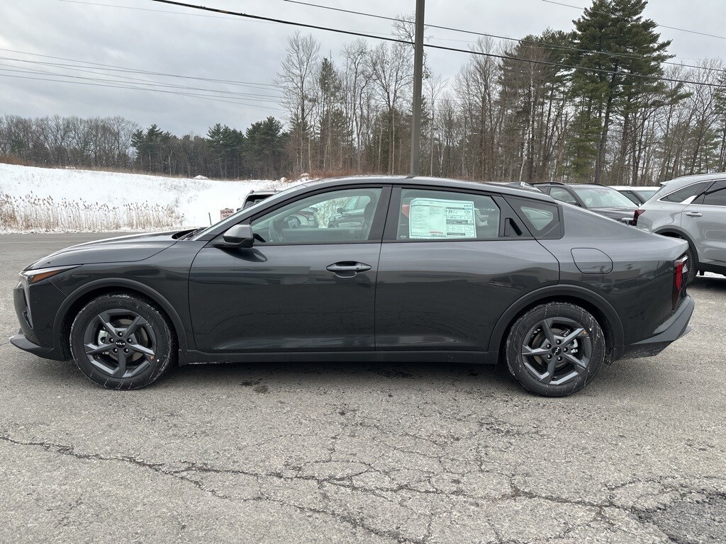 New 2025 Kia K4 LXS Sedan