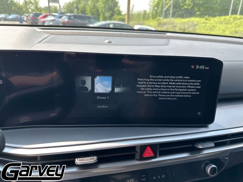 2025 Kia Sorento S - Photo 11
