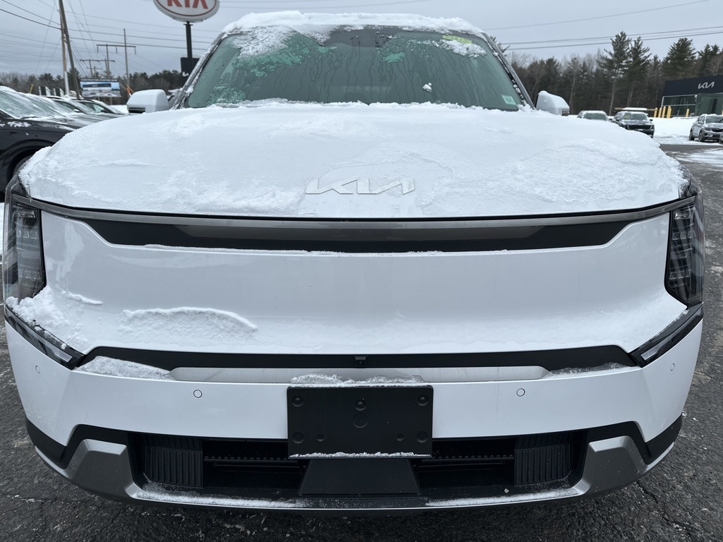 New 2026 Kia EV9 Wind SUV