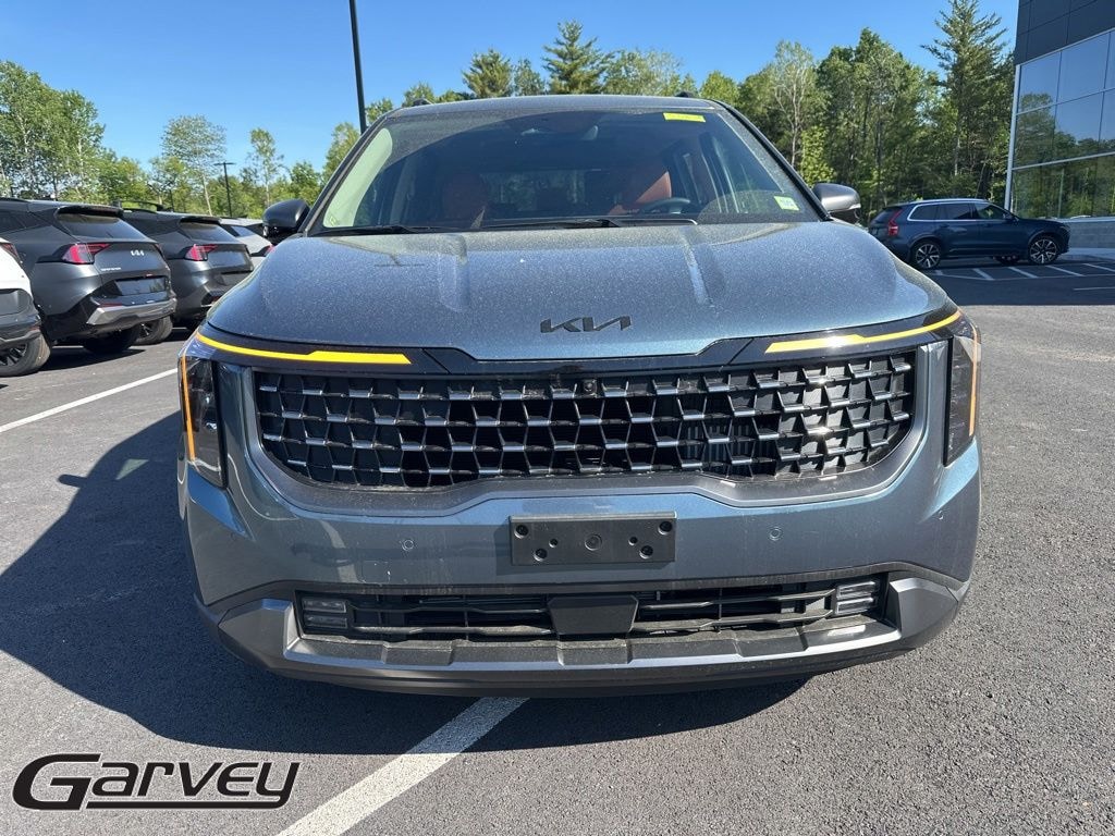 New 2026 Kia Carnival Hybrid SX Van Passenger Van