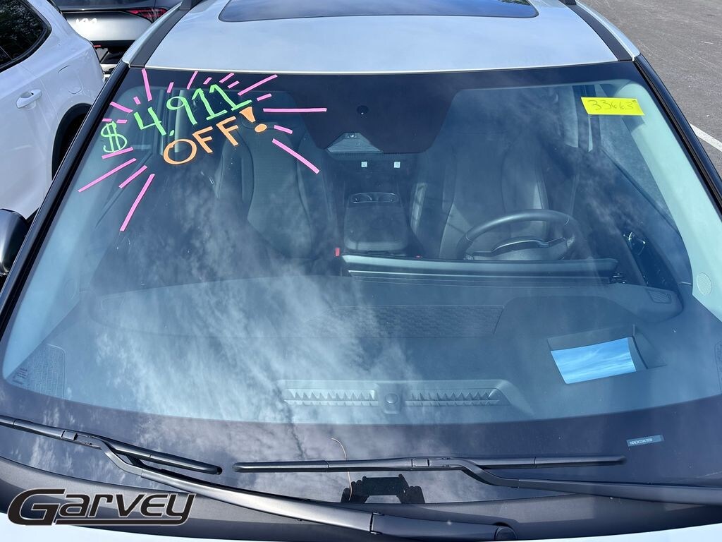 New 2025 Kia Carnival SX Prestige Van Passenger Van