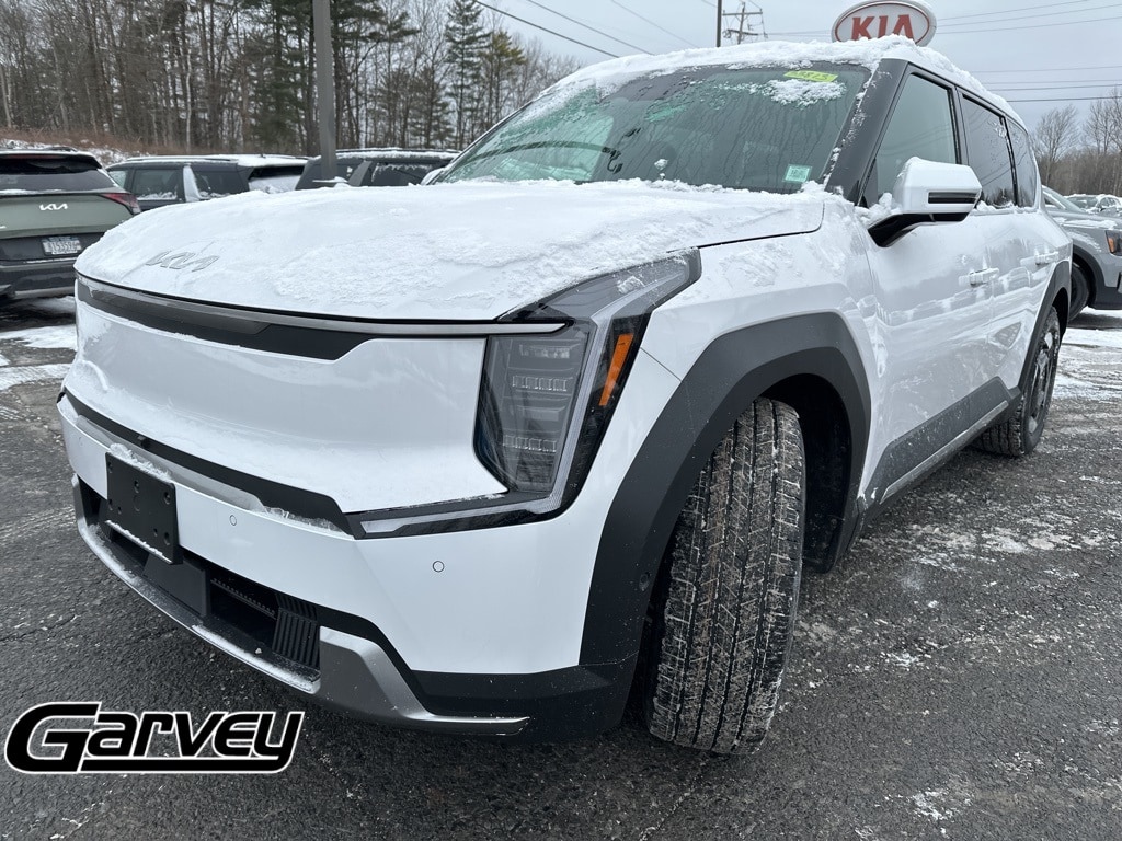 New 2026 Kia EV9 Wind SUV