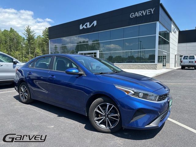 2022 Kia Forte LXS AT's photo