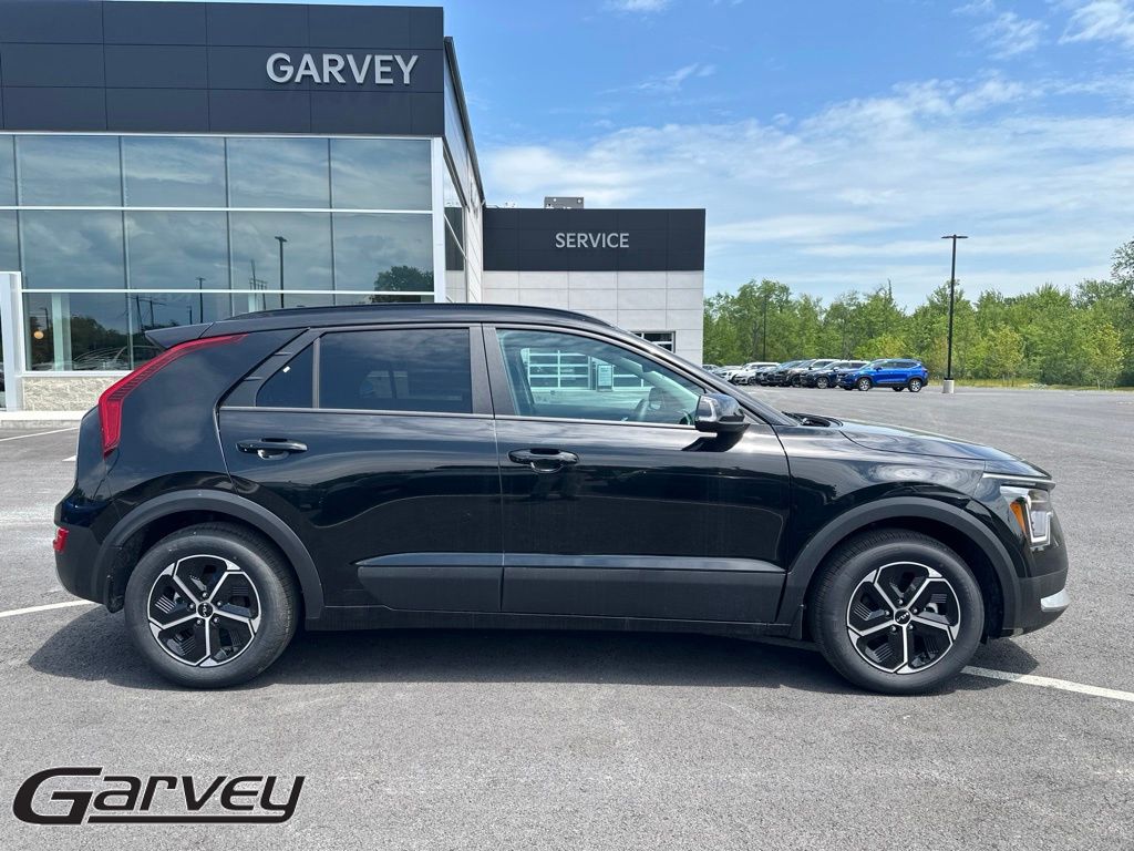 2025 Kia Niro EX - Photo 8