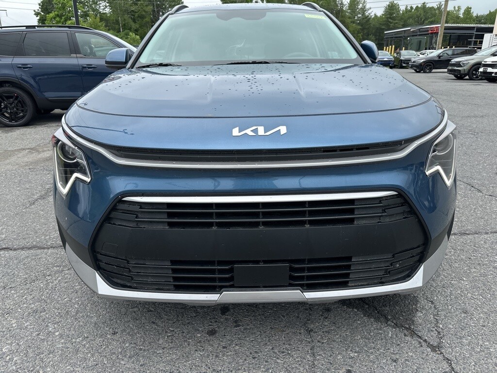 2025 Kia Niro EX photo 2