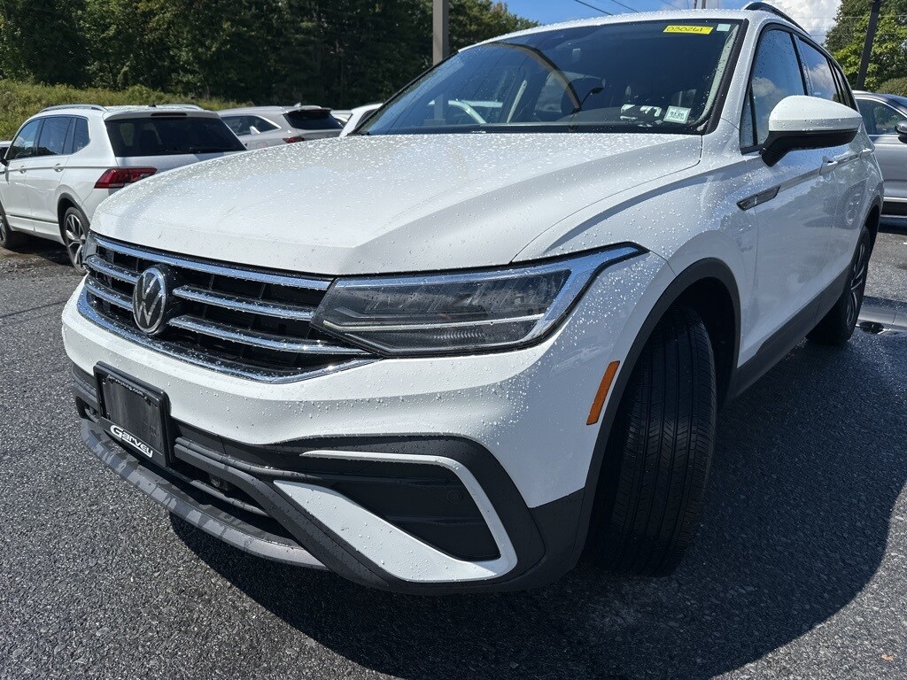2024 Volkswagen Tiguan S photo 2