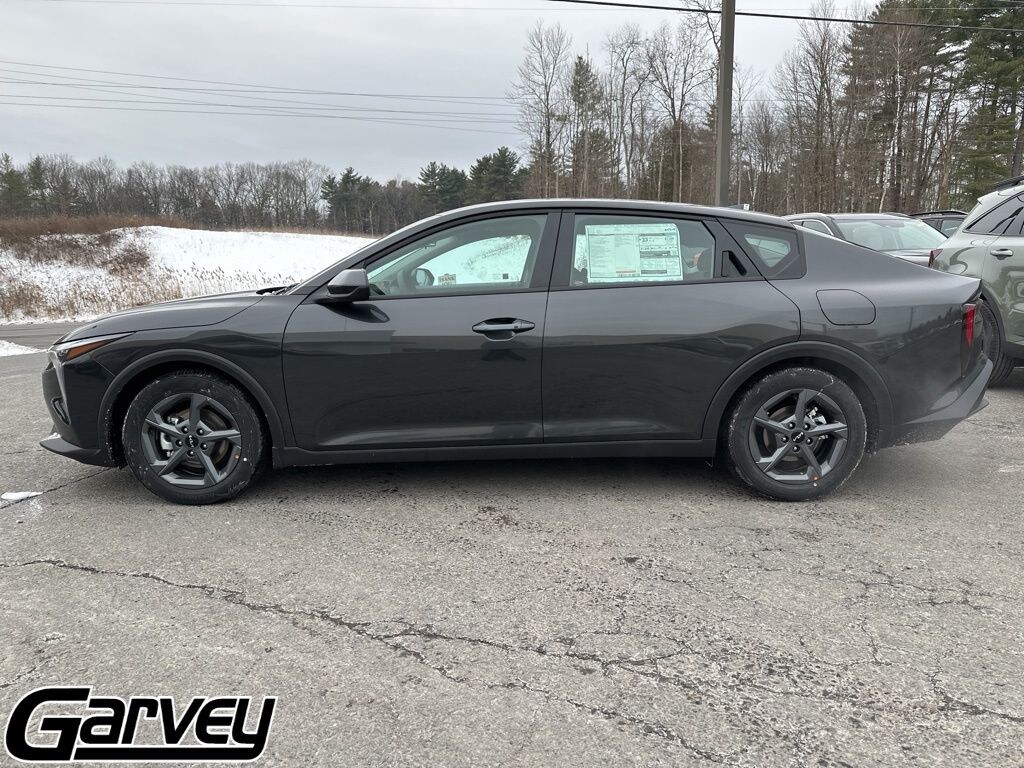 New 2025 Kia K4 LXS Sedan