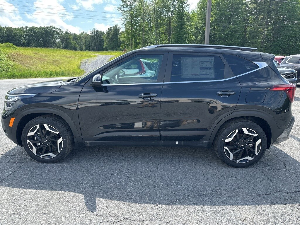 2025 Kia Seltos SX photo 4