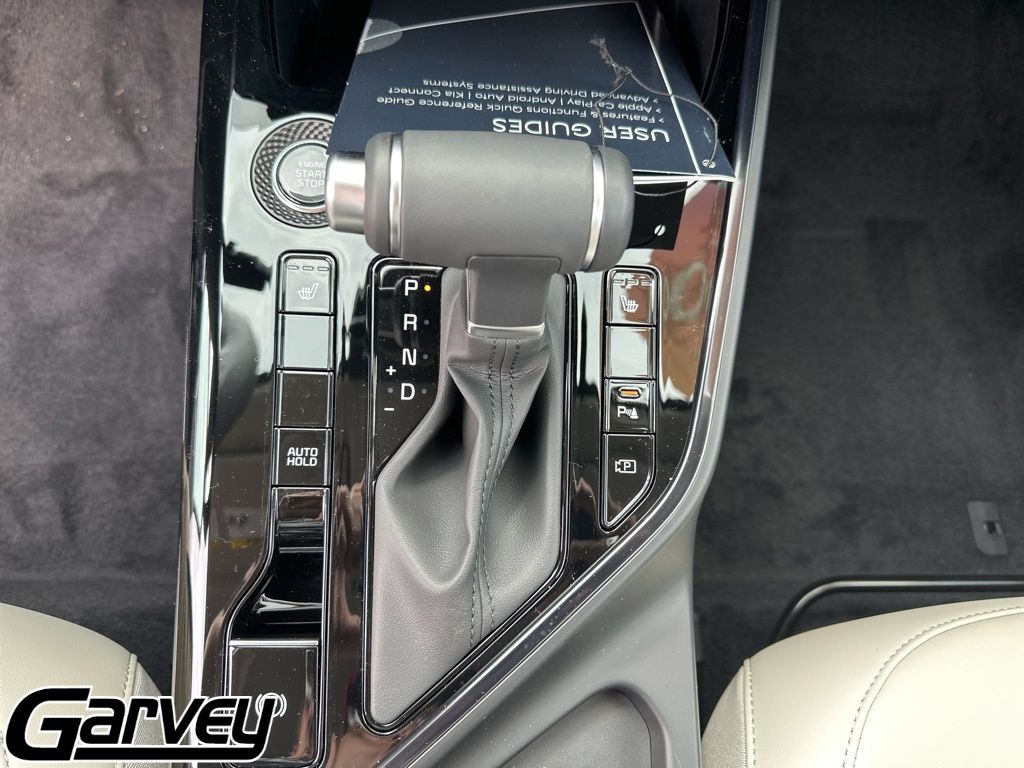 2025 Kia Niro EX - Photo 14
