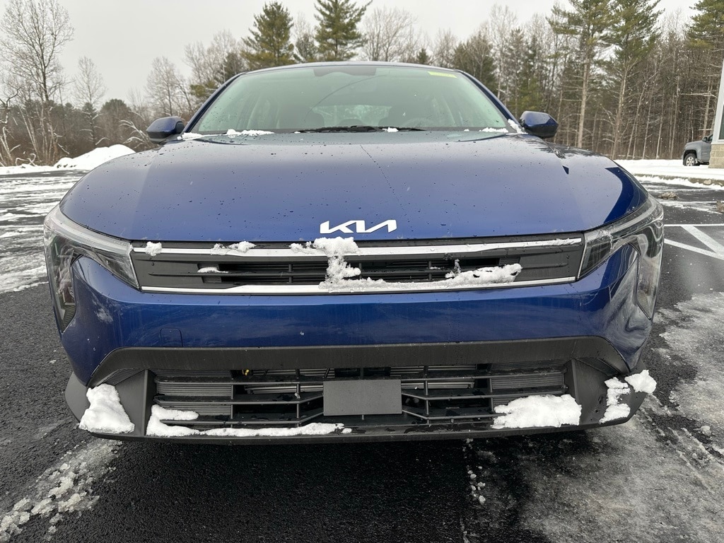 New 2025 Kia K4 LXS Sedan