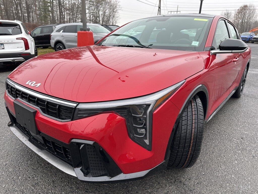 2025 Kia K4 GT-Line photo 3