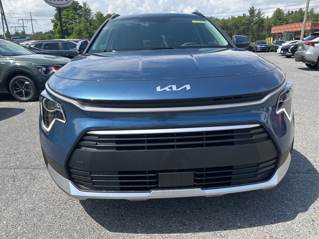 2025 Kia Niro EX photo 2