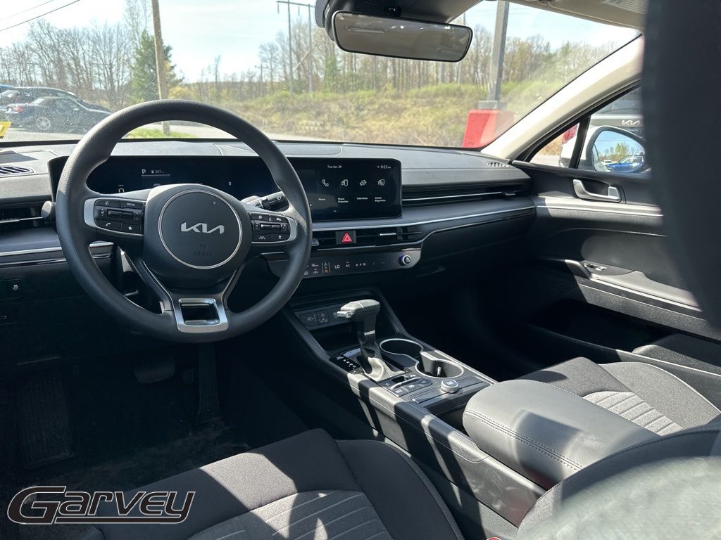 2026 Kia K5 LXS - Photo 11