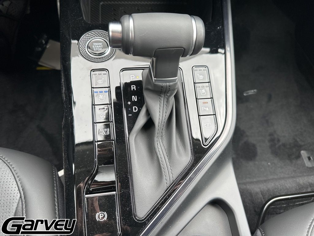 2025 Kia Niro SX Touring - Photo 17